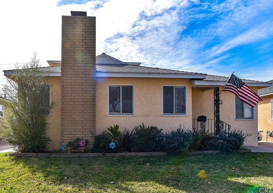 1st image of 4617 Hackett Ave