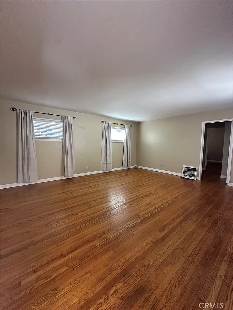 125 Nieto Ave — Photo 3