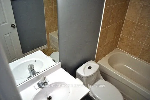242 Demaine Cres — Photo 9