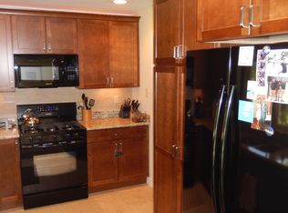 26005 Berkley Ave, Huntington Woods, MI