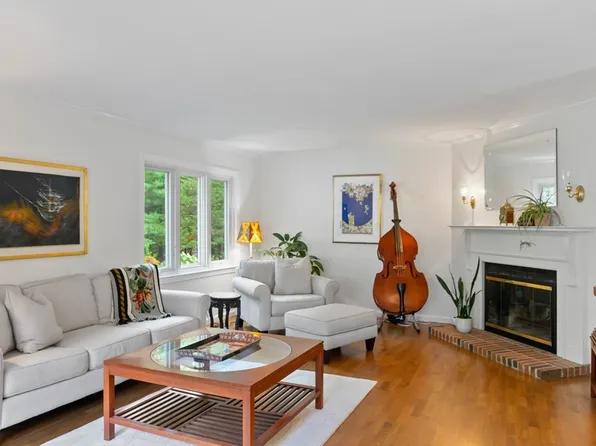 9 Essex Unit 9, Wayland, MA 01778