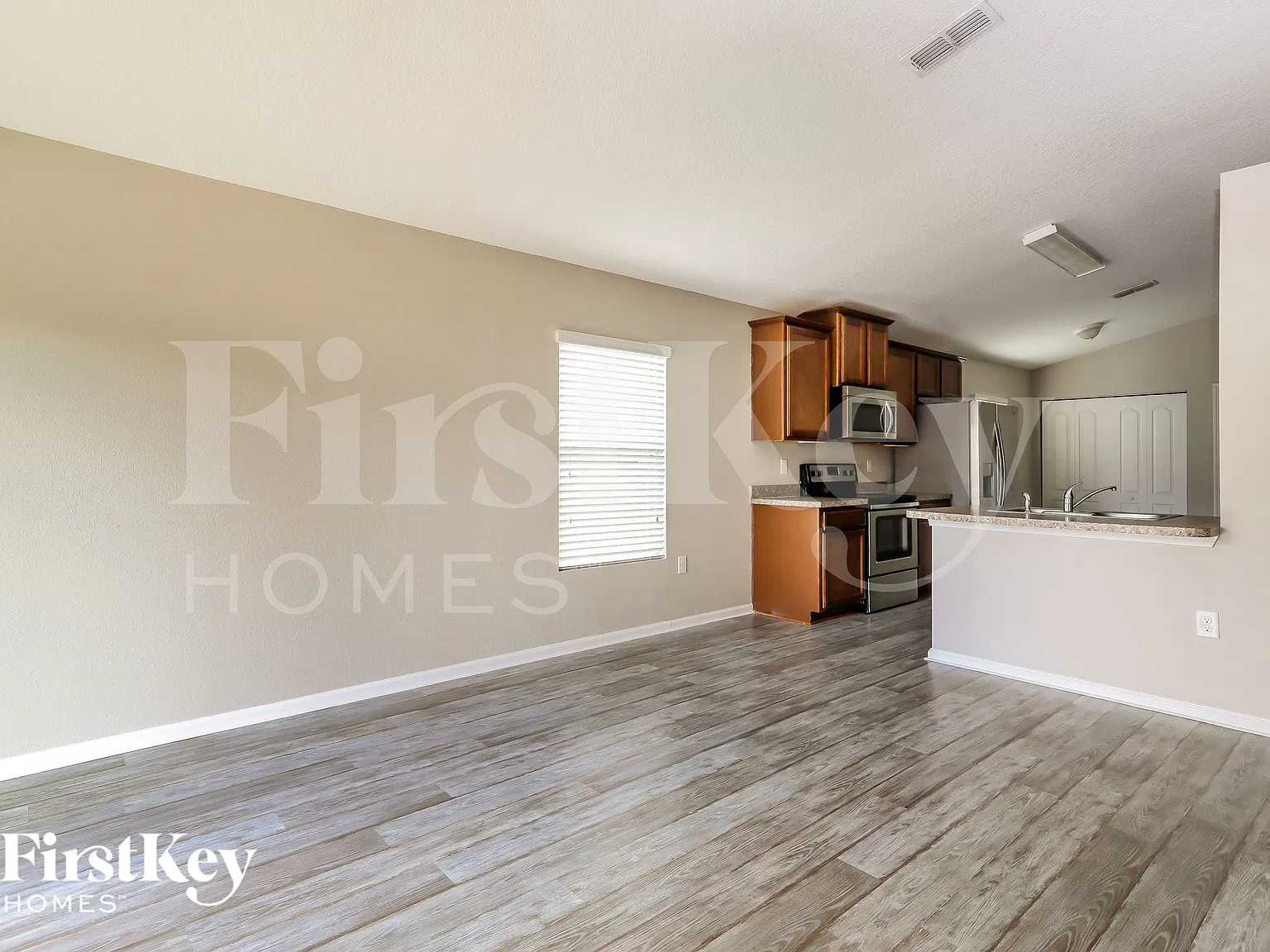4 bed, 2.0 bath, 1792 sqft, $2,235 — Photo 4