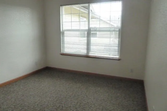 2718 Meadow Creek Way — Photo 9