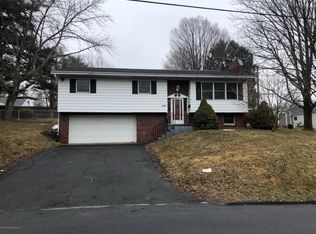 209 Beynon Dr, Clarks Green, PA 18411