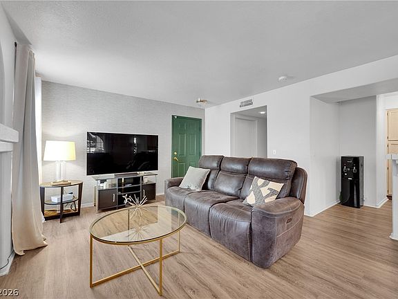 3rd image of 7950 W Flamingo Rd Unit 1024