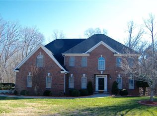 8413 Case Ridge Dr, Oak Ridge, NC 27310