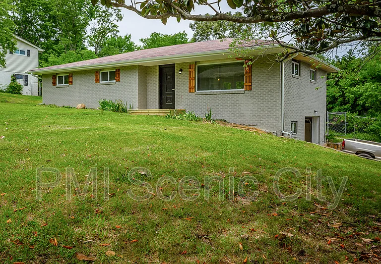 1375 Orbit Dr — Photo 8