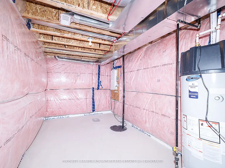 55 Rowlock St — Photo 8