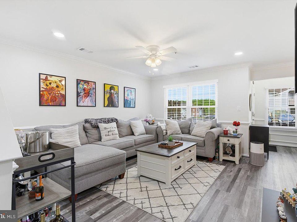 1st image of 1008 Spring Valley Ct