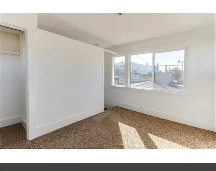 317 W 51st St — Photo 9