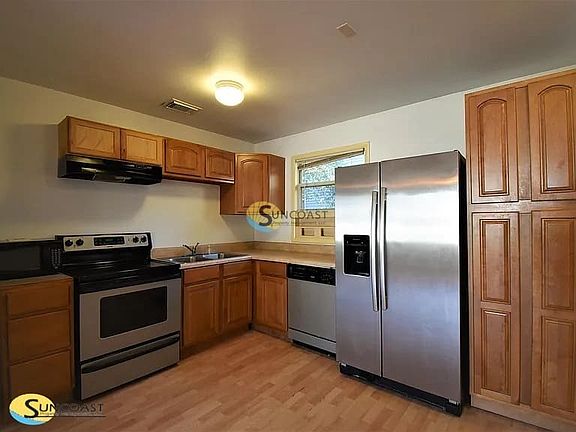 5th image of 2266 Harvester St