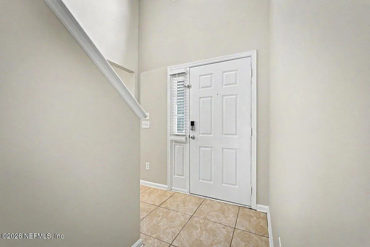 4 bed, 3.0 bath, 2284 sqft, $2,950 — Photo 3