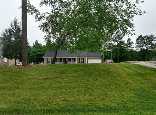 111 Mariners Cove Rd, Hodges, SC 29653