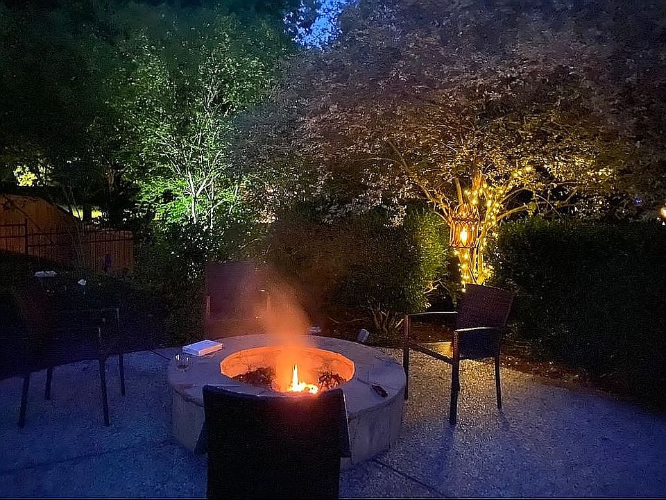 2nd image of 833 Parkwood Ct