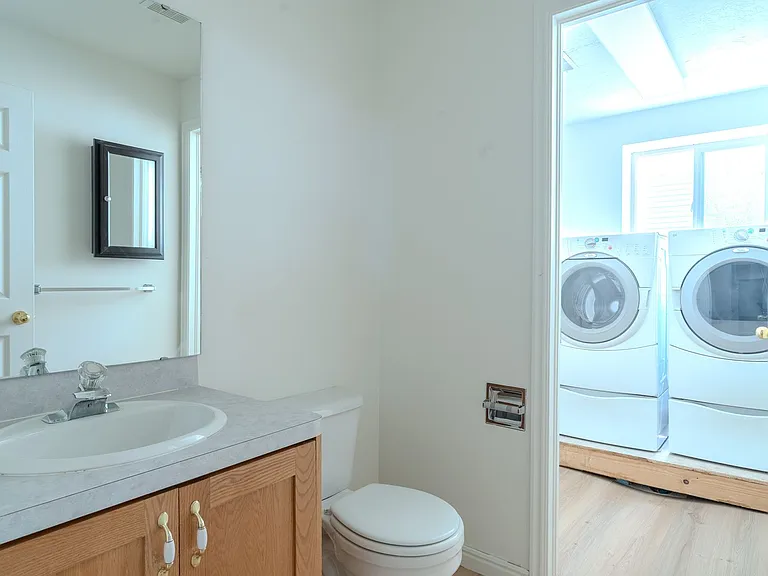 1007 N 525 W — Photo 18
