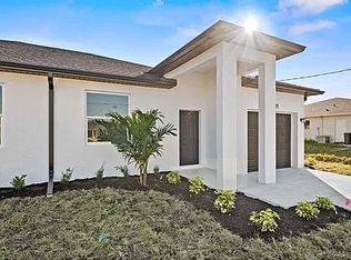 1121 Circle Dr, Lehigh Acres, FL 33973