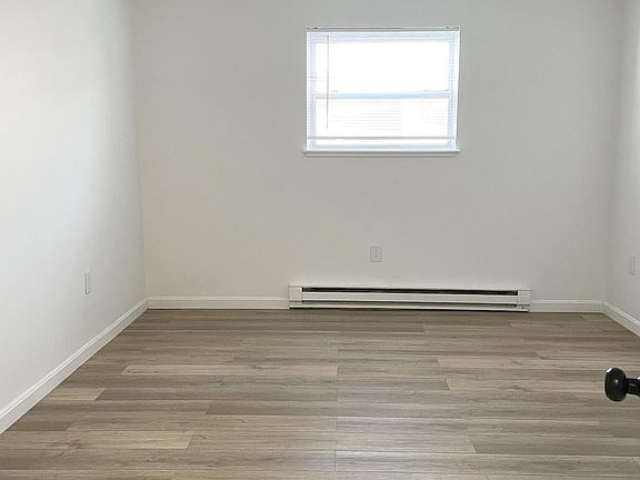 5th image of 31 Vine St APT 4