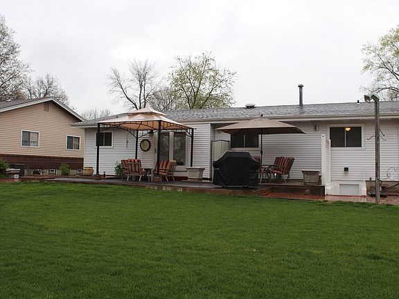 3rd image of 756 Coach Light Ln
