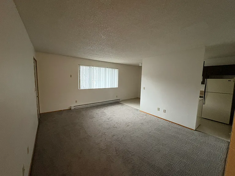 1415 S. Hawthorne Dr. Apartments — Photo 5
