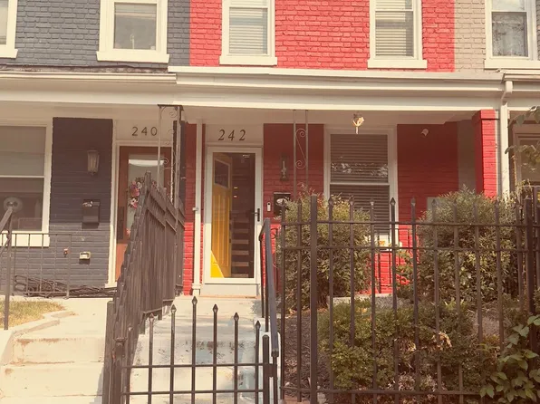 242 16th St SE, Washington, DC 20003