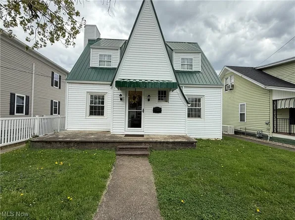 310 Barkwill St, Saint Marys, WV 26170