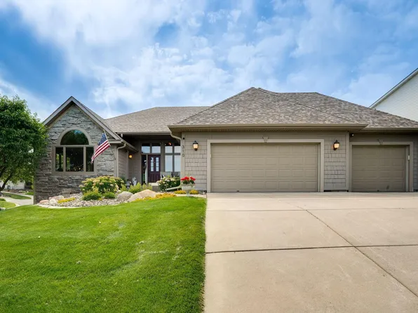 310 Crestview Dr, Hastings, MN 55033