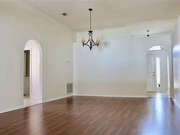 5th image of 13837 Econ Woods Ln
