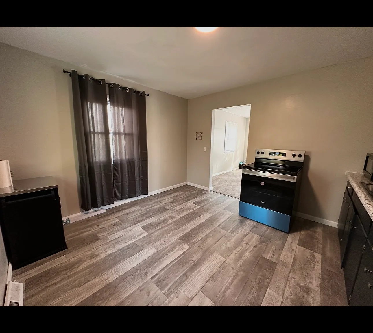 3 bed, 927 sqft, $995 — Photo 4