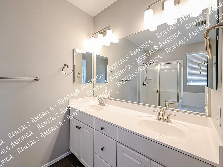 5211 W Leodra Ln — Photo 32