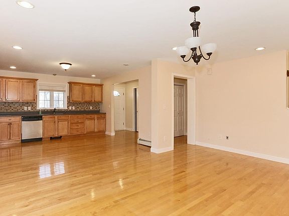 2nd image of 24 Burrell St