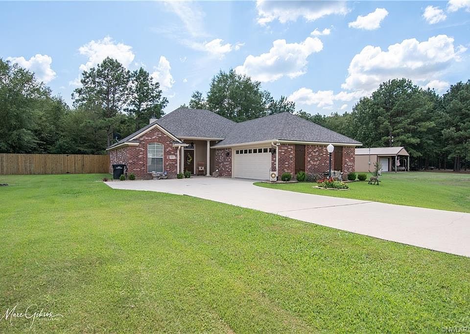 1st image of 133 Lone Oak Dr