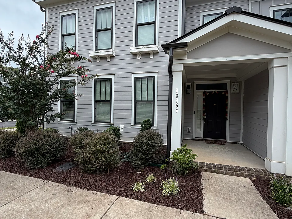 10157 Meeting House Dr NW