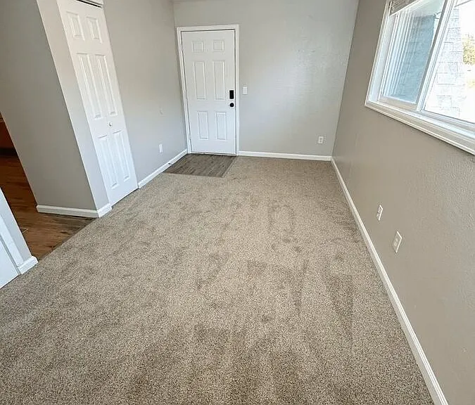 2107 Preuss Rd #B — Photo 10