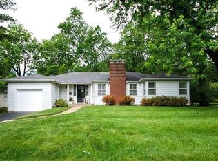 1639 Holly Dr, Saint Louis, MO 63119