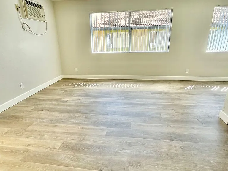 7531 Knott Ave — Photo 5
