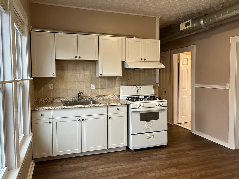 14 W Bowers St #B — Photo 3