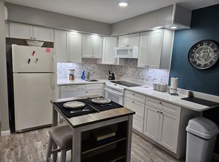 145 Fairway Ln APT A, Spruce Pine, NC 28777