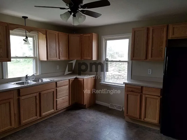 7 Louise Ct — Photo 6