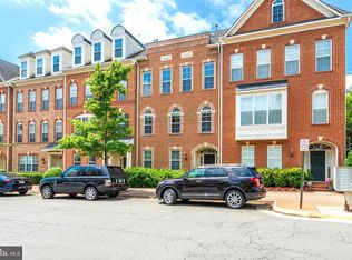 122 Fortnightly Blvd, Herndon, VA 20170