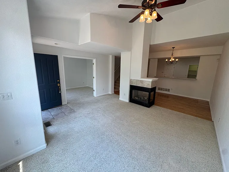 4505 S Auckland Ct — Photo 8