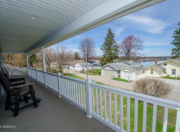 2nd image of 1122 Shady Shores Dr