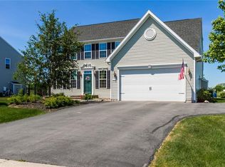 1590 Clovertrail Dr, Farmington, NY 14425