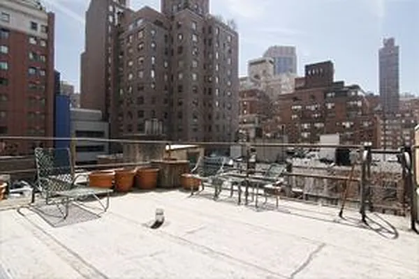 Sold by Douglas Elliman | media 27