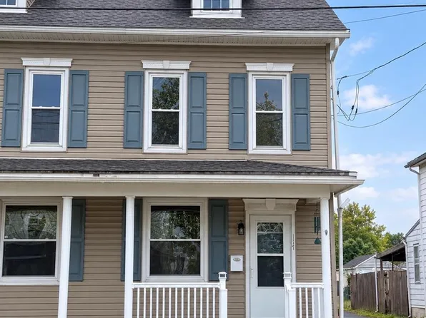 117 N Robeson St, Robesonia, PA 19551