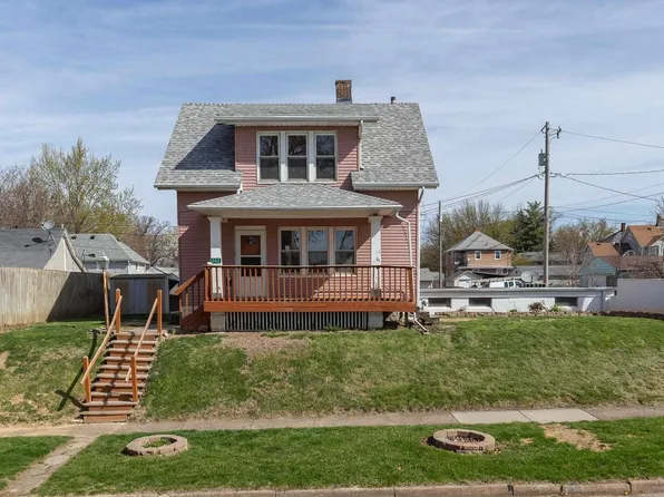 343 14th Ave, Moline, IL 61265