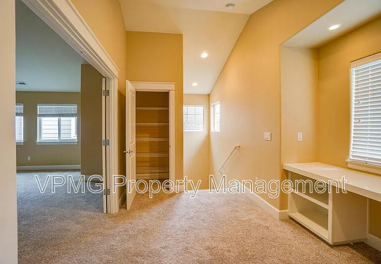 1403 SE 194th Pl — Photo 44