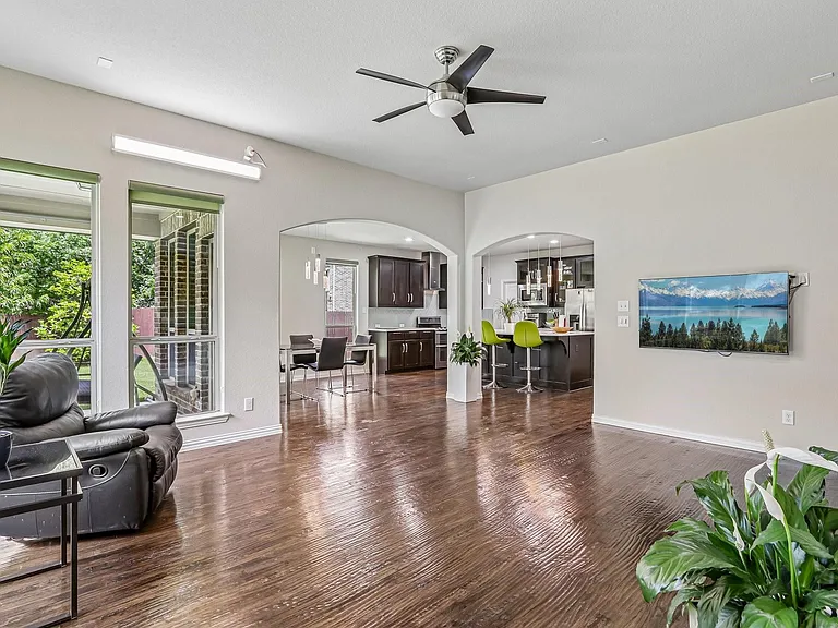1828 Houghton Dr — Photo 16