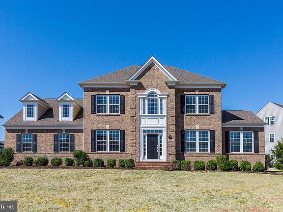 3rd image of 5701 Heartwood Cir