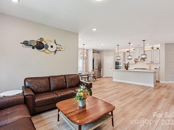 5th image of 4008 Leyland Ct