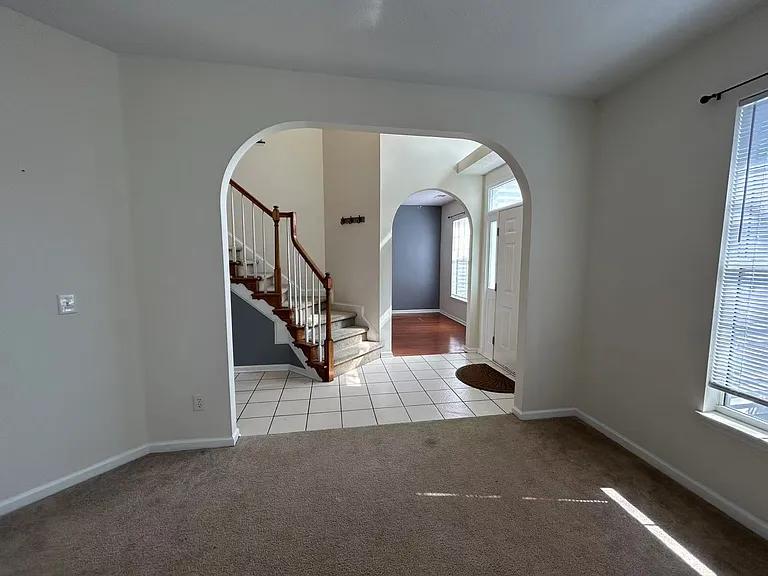 215 Spring Lake Dr — Photo 10
